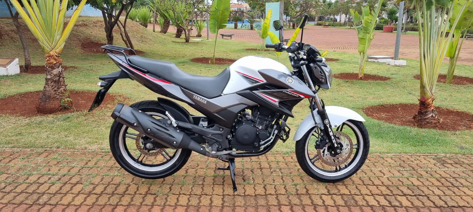 FAZER 250 2017/2017